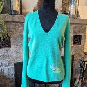 Cashmere sweater v neck light green M